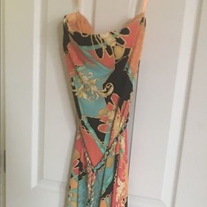 Long (floor length) gorgeous dress. Strapless.